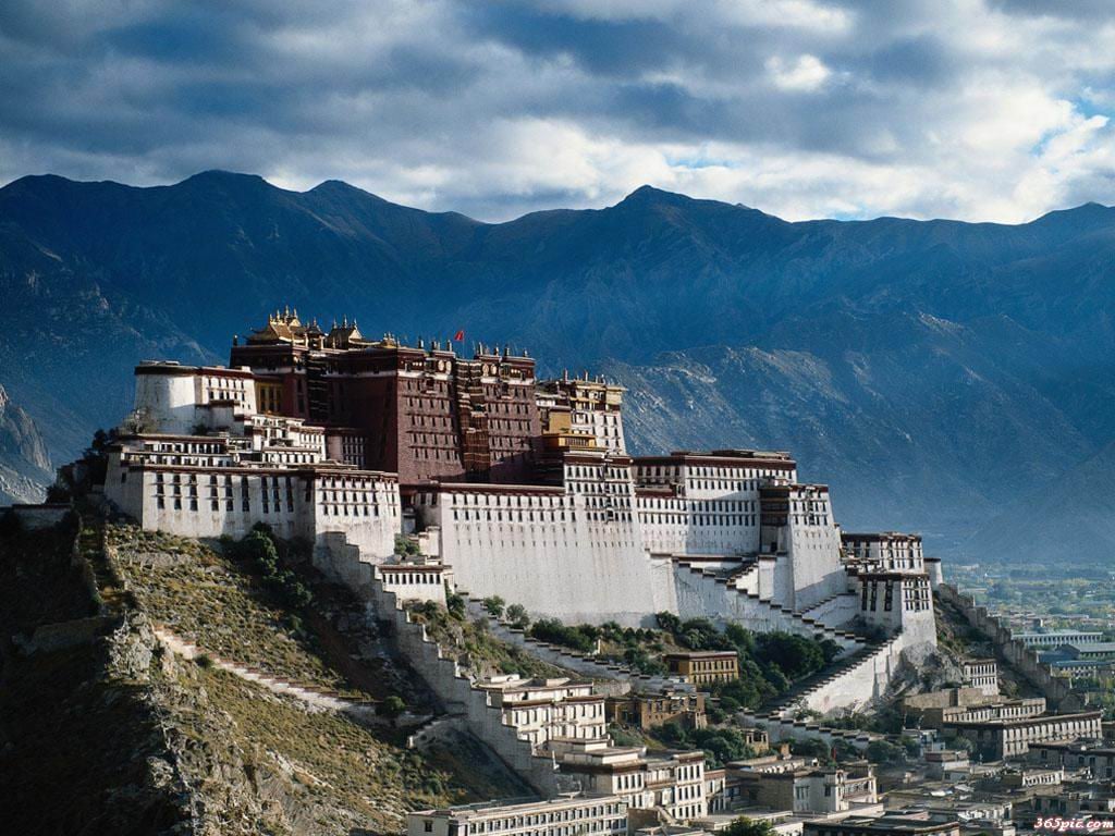 عکس کاخ پوتالا در شهر لهاسا پایتخت تبت با کیفیت بالا