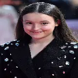 چاپ قاب موبایل و گوشی عکس جدید Isabella May Ramsey با پوشش رسمی سیاه