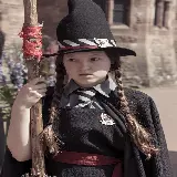 چاپ قاب موبایل و گوشی بلا رمزی در سریال The Worst Witch با لباس جادوگری