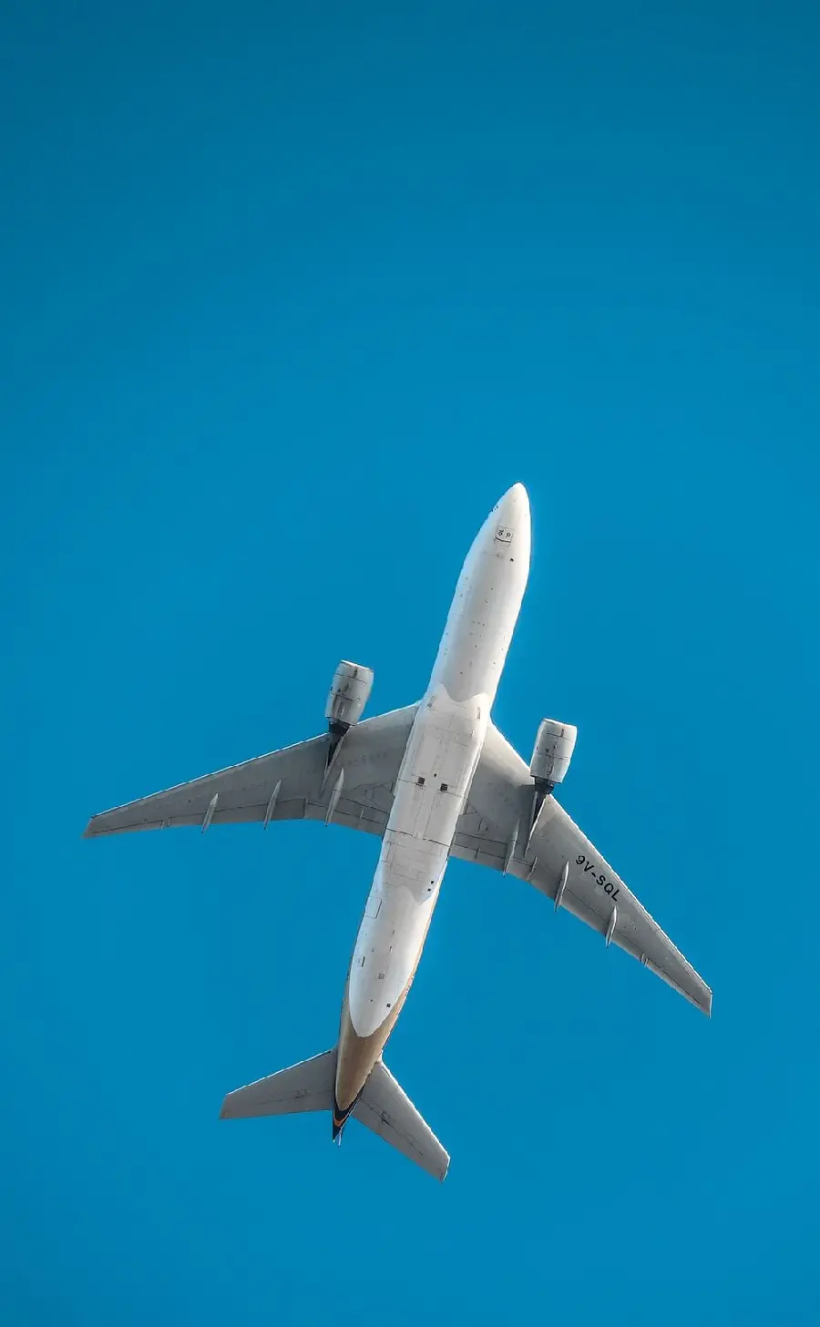 دانلود بک گراند آبی آسمانی ساده و هواپیما Airplane سفید 