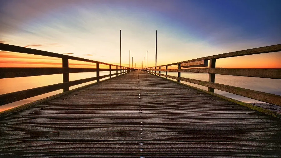 عکسی خیلی حیرت بر انگیز از پل چوبی نا متناهی و آسمان رویایی