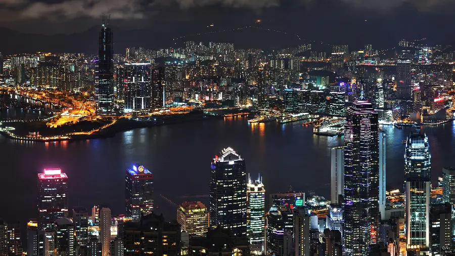 تصویر پر زرق و برق کشور پیشرفته چین در شب مناسب Instagram
