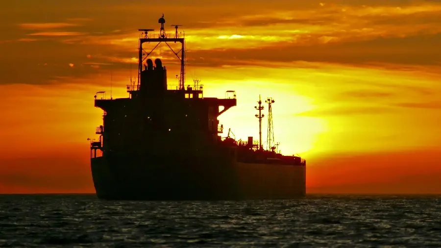 دانلود خاص ترین تصویر زمینه کشتی تانکر نفت کش با کیفیت Hd