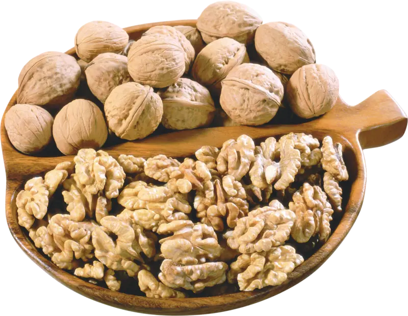 عکس گردو و مغز گردو در کنار هم با فرمت png و دوربری شده