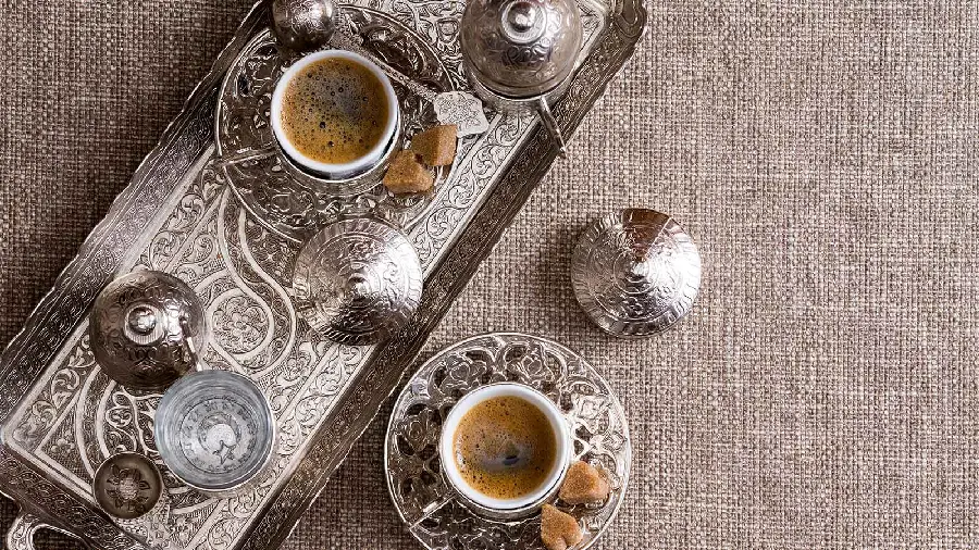 عکس پروفایل باشکوه دو فنجان قهوه ترک کف دار با طرح سنتی