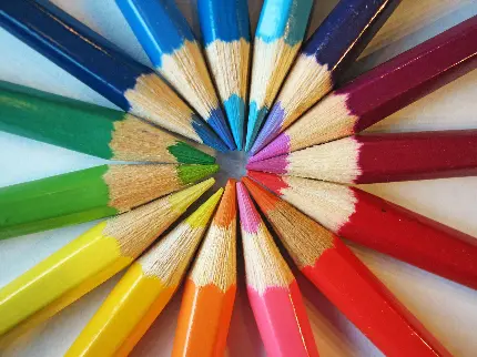 عکس جدید مدل مداد رنگی باکیفیت و خوش رنگ با کیفیت بالا