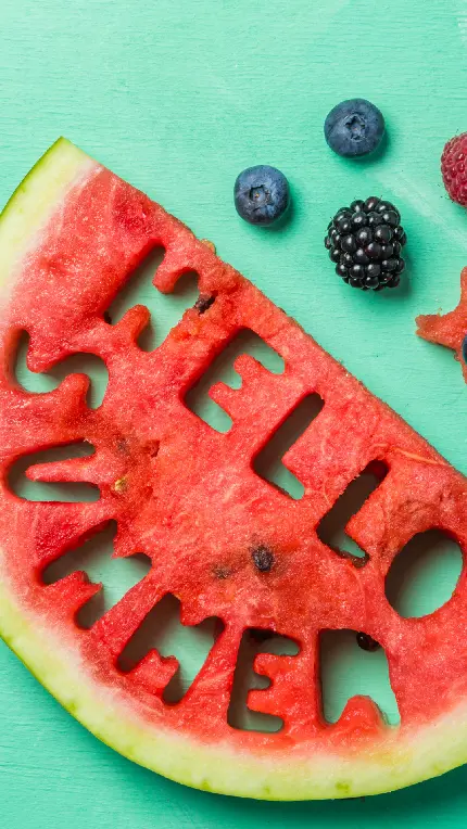 زیباترین والپیپر تزیین هندوانه قاچ شده با متن hello summer
