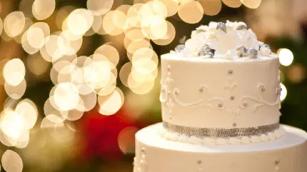 عکس شیک و ساده کیک خامه ای طرحدار مراسم و عروسی ها