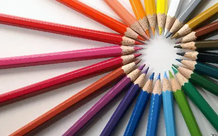 عکس زمینه مداد رنگی ها با کیفیت عالی مخصوص کامپیوتر