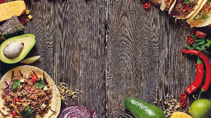 عکس جالب از انواع غذا های مکزیکی با پس زمینه چوبی