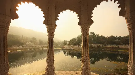 بک گراند چشم نواز معبد روی دریاچه در هند مخصوص کامپیوتر