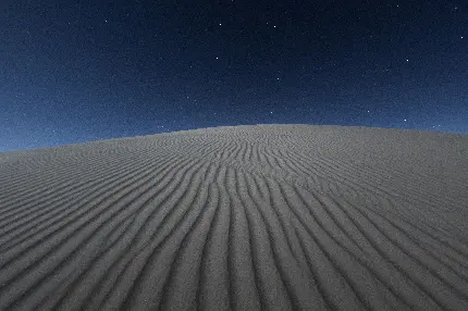 عکس آسمان شب با ماه و ستاره