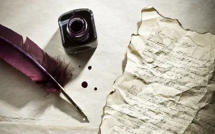 عکس قلم پر صورتی مشکی و نامه عاشقانه چروکیده با کیفیت بالا