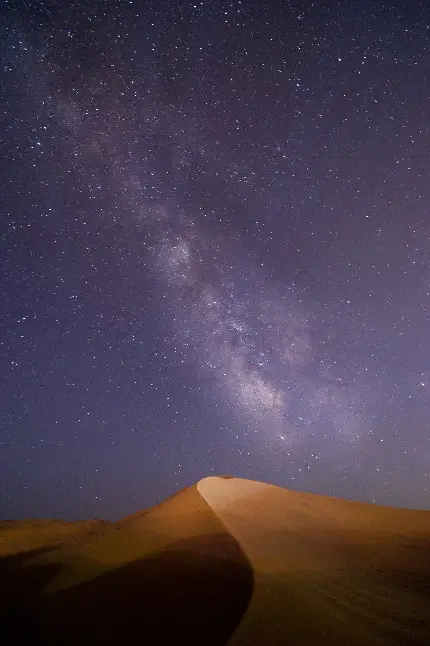والپیپر شب پر ستاره زیبای کویر و بیابان برای زمینه گوشی موبایل