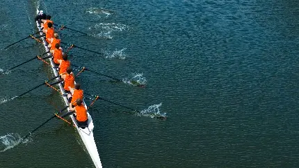 عکس خاص قایق پارویی چند نفره بزرگ در مسابقات قایق رانی