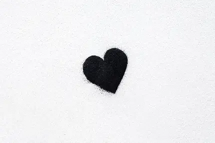عکس پروفایل تک قلب سیاه در زمینه سفید با کیفیت فوق العاده
