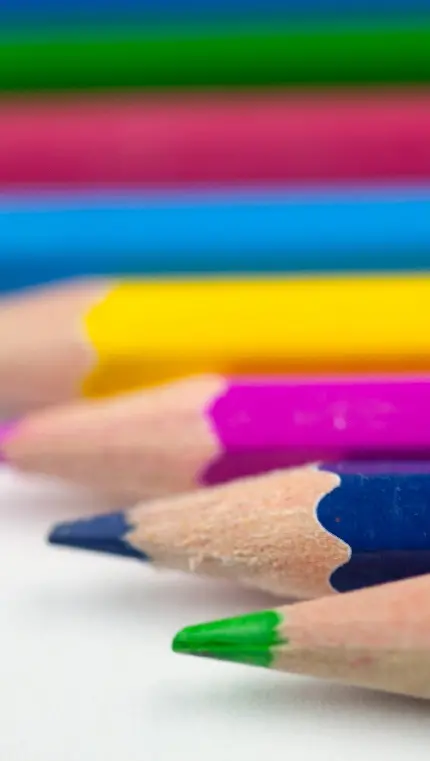 تصویر زیبا از مداد رنگی های قشنگ مارک استدلر مناسب نقاشی 