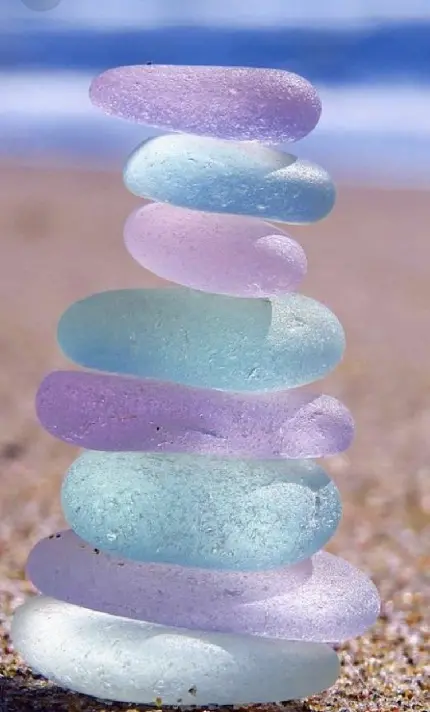 قشنگ ترین والپیپر سنگ های شیشه ای با رنگ های بنفش و آبی
