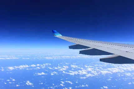 تصویر زمینه بال هواپیما برای لپ تاپ علاقه مندان به سفر