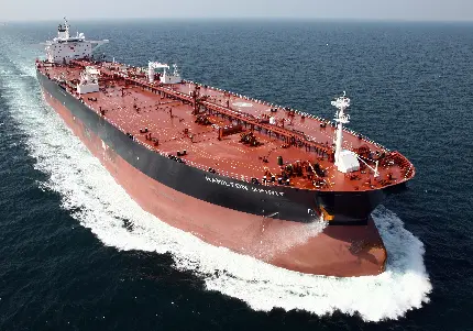 دانلود رایگان عکس استوک کشتی تانکر نفت کش زیبا با کیفیت بالا