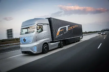 دانلود تصویر کامیون جدید بنز Actros با تمرکز بر فناوری پیشرفته