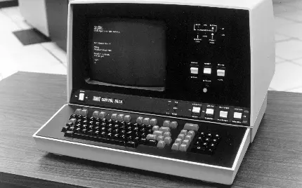 دانلود عکس کامپیوتر قدیمی رایگان در حال تکامل با کیفیت عالی