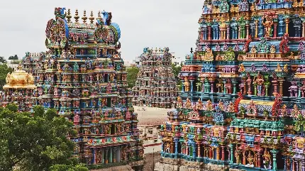 دانلود عکس جذاب معبد معروف با نمای خاص و رنگارنگ در هند