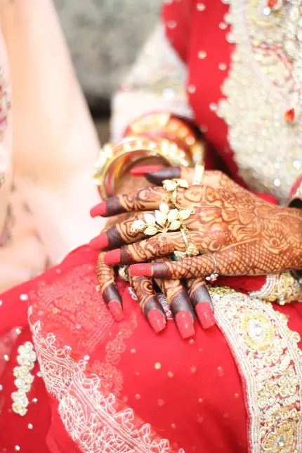 عکس مدل جدید حنا روی دست با الگوی هندی برای مراسم عروسی