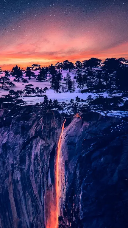 والپیپر پربازدید آبشار گدازه های آتشفشانی برای محیط آیفون