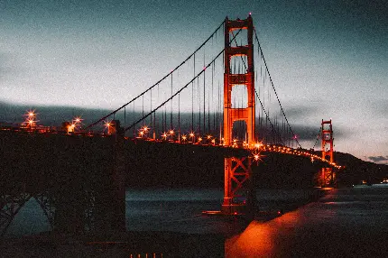 عکس ادیت شده پل گلدن گیت در کالیفرنیا نماد آمریکا 