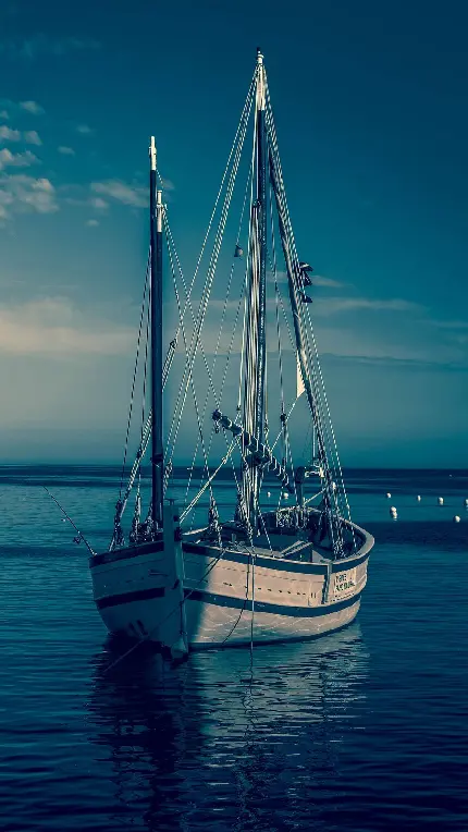 بهترین تصویر زمینه قایق ماهیگیری سفید برای گوشی آیفون