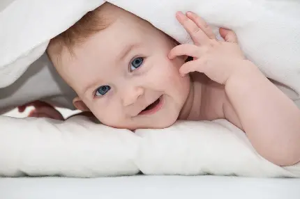 عکس زمینه نوزاد پسر خوشگل برای پروفایل شبکه های اجتماعی