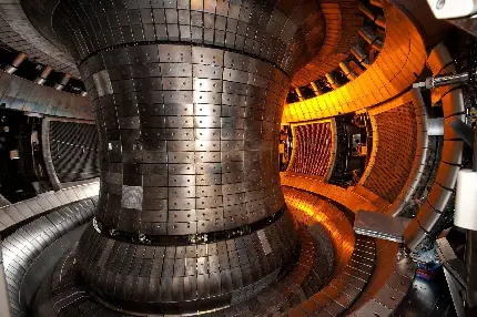 عکس استوک حیرت انگیز راکتور هسته ای از نزدیک با بدنه فولادی