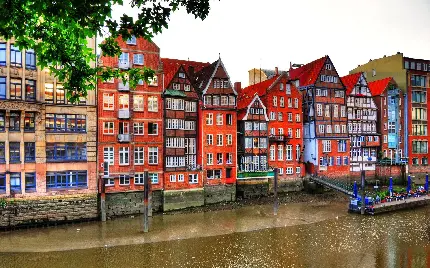 دیدنی ترین شهر اروپایی با ساختمان های قرمز رنگ فول HD 