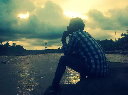 عکس پسر غمگین برای پروفایل