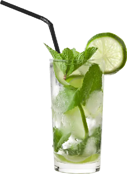 عکس نوشیدنی موهیتو با دیزاین لیمو سبز برش خورده و برگ نعنا