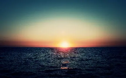 دانلود تصویر خاص و چشمگیر غروب آفتاب در دریا 