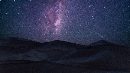 تصویر زمینه منحصر به فرد شب پر ستاره کویر برای کامپیوتر