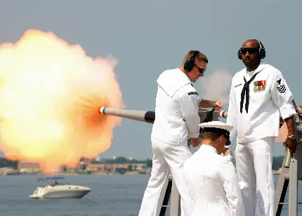 خاص ترین عکس استوک نیروهای دریایی در حال آزمایش تجهیزات