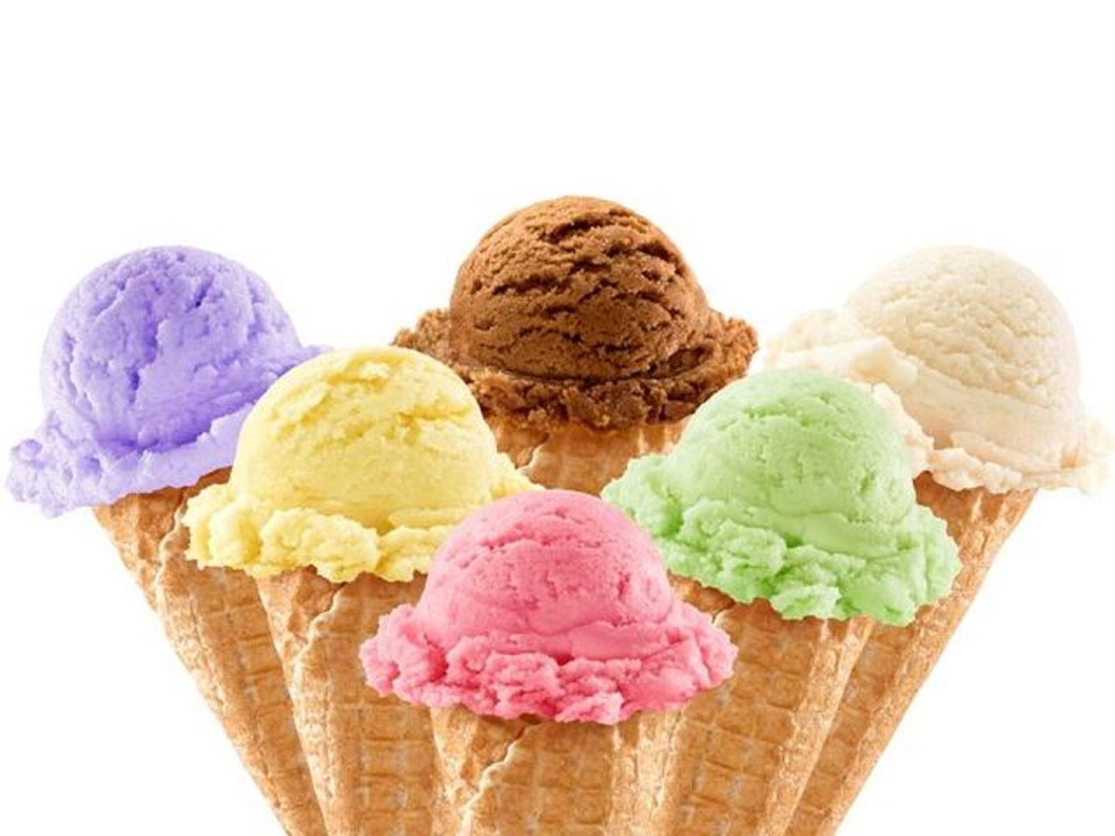 تصویر بستنی قیفی های شیرین و رنگارنگ با زمینه سفید ساده برای ادیت
