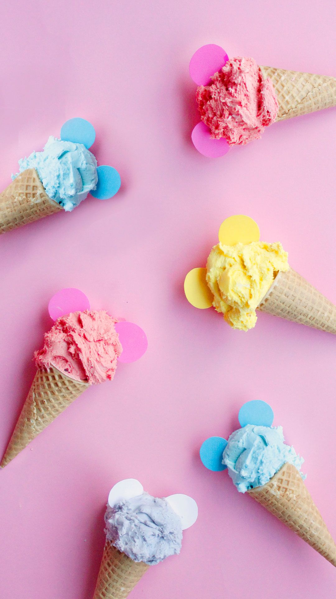 عکس بستنی قیفی های رنگی میکی موسی برای نمای بیرونی کافه بستنی