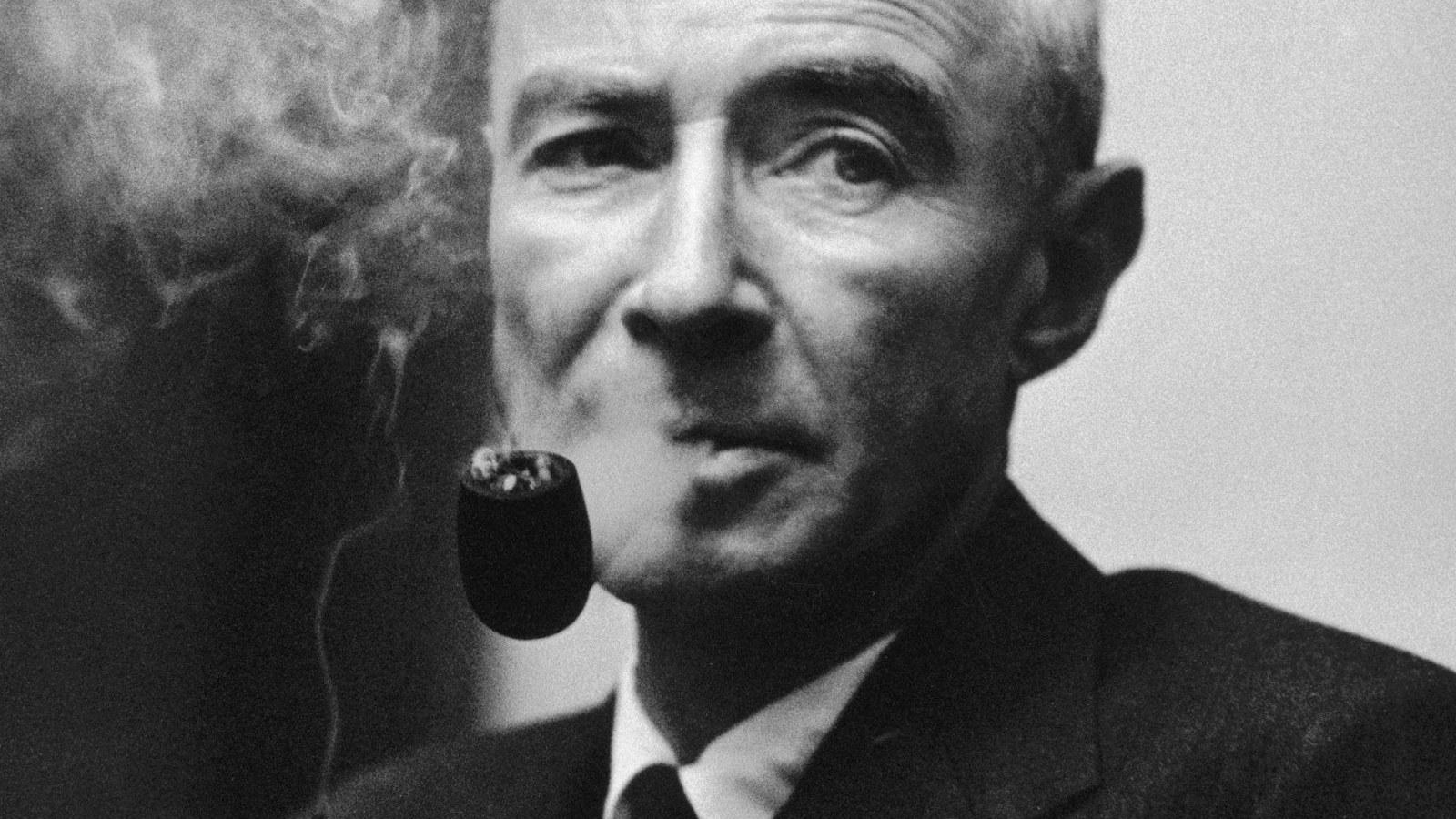 عکس با کیفیت پدر بمب اتمی جولیوس رابرت اوپنهایمر Julius Robert Oppenheimer