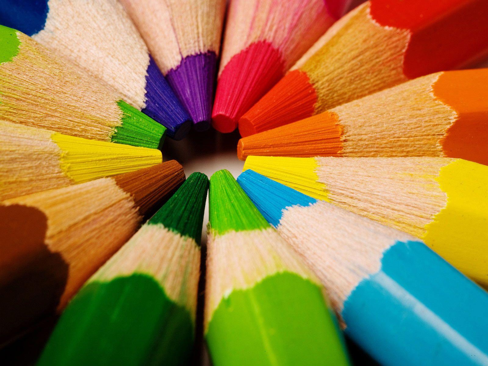 عکس زیبا از مداد رنگی های قشنگ مارک ام کیو با کیفیت بالا 