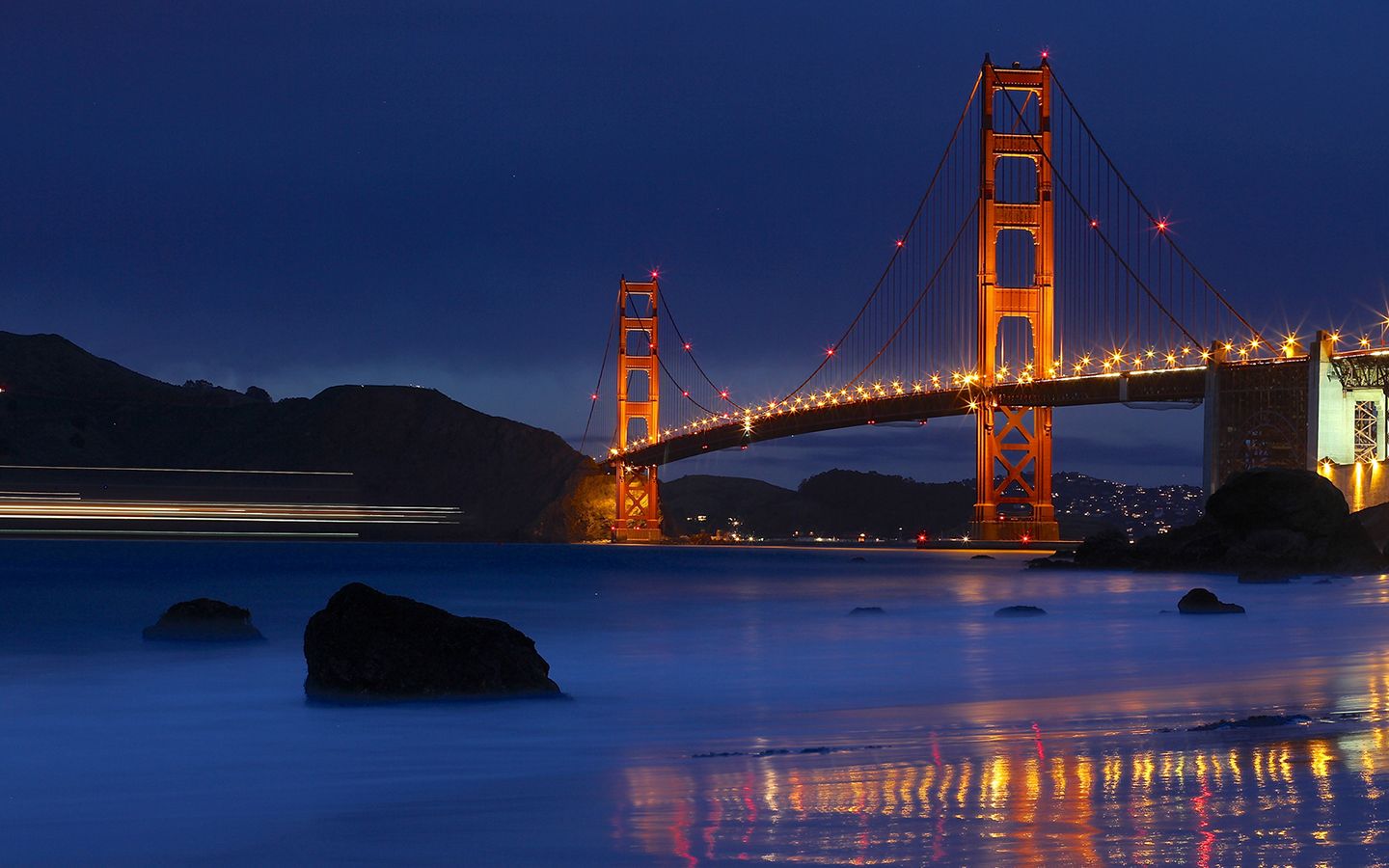 دانلود عکس معروف ترین پل در ایالات متحده آمریکا در شب 