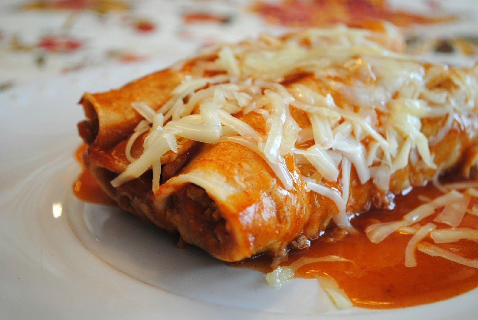 تصویر فوق العاده زیبا از غذای مکزیکی و سس خوشمزه 