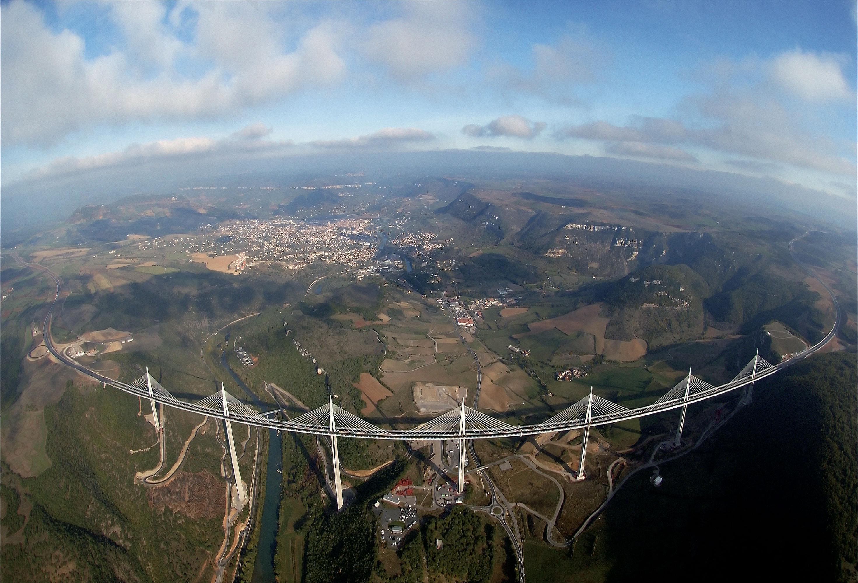 دانلود عکس بلند ترین و مرتفع ترین پل میلو جهان با کیفیت بالا 