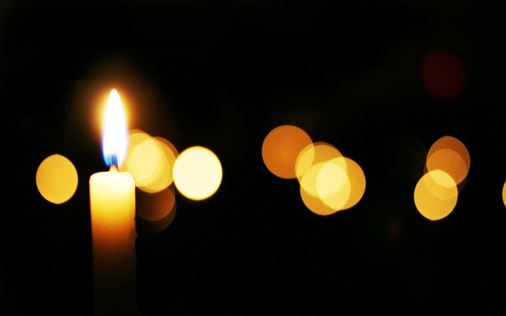 عکس شمع زرد روشن برای تسلیت و ابراز همدردی 