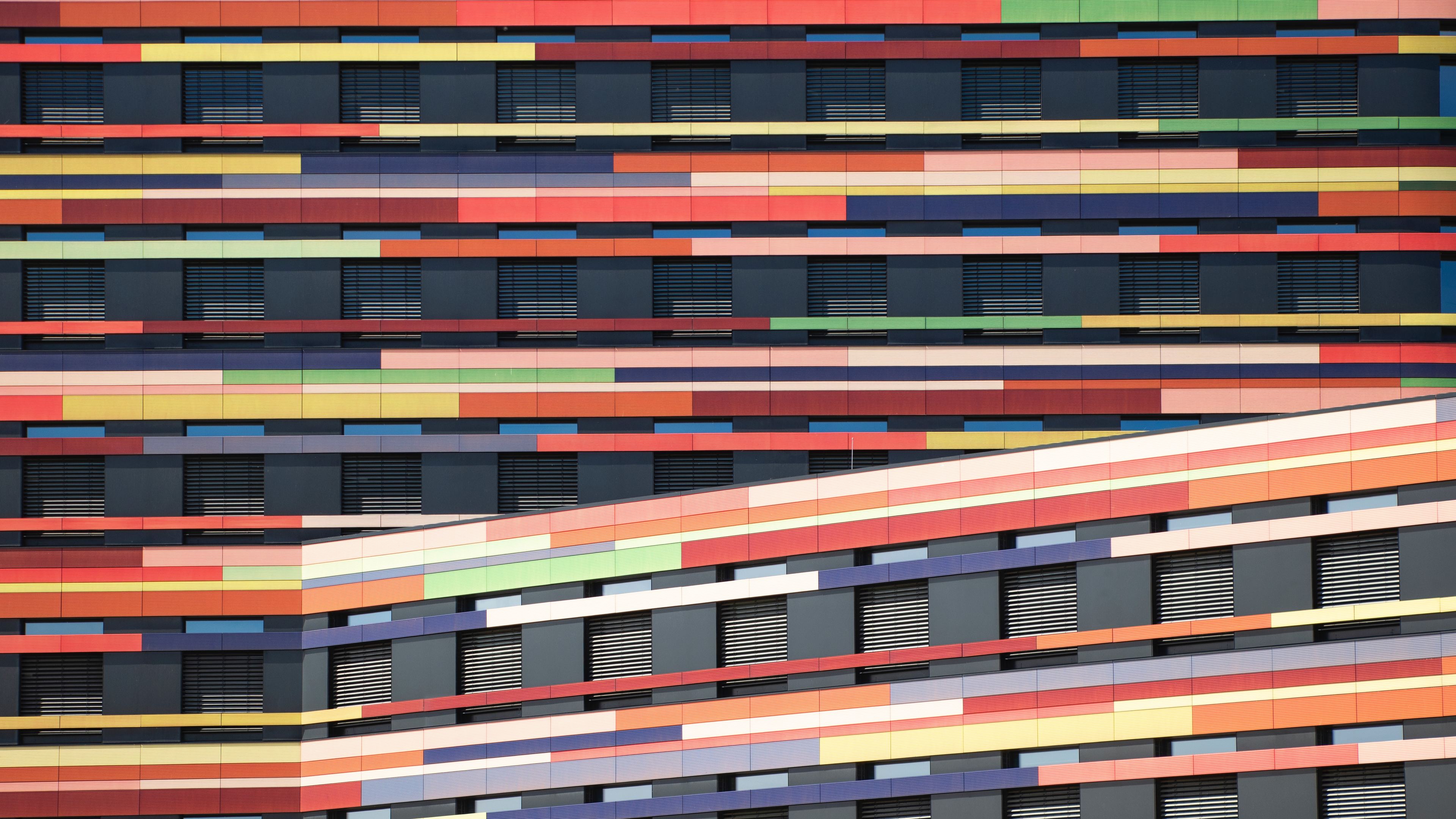 نقاشی و طرح دیجیتالی کامپیوتری از ساختمان های رنگی 