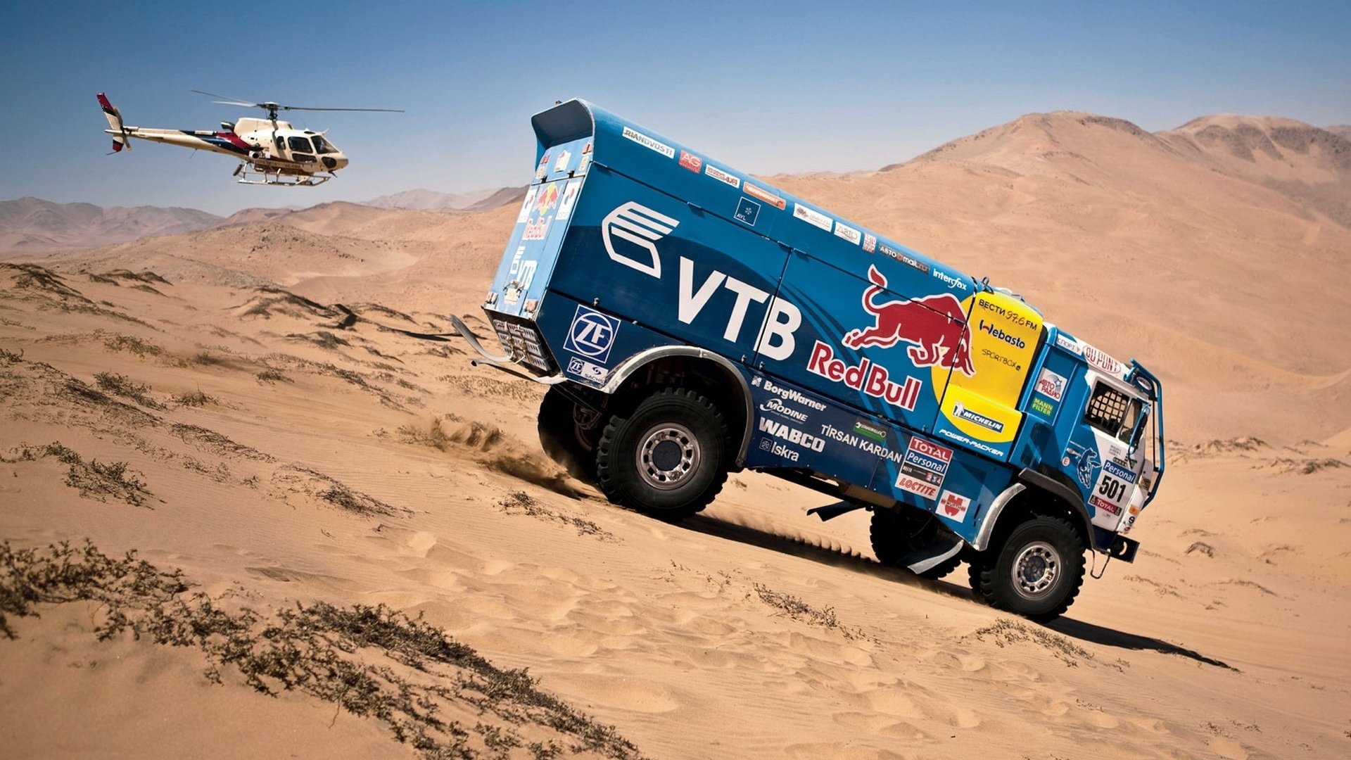 عکس تماشایی کامیون مسابقه ای کاماز روسیه قهرمان مسابقات معروف رالی داکار