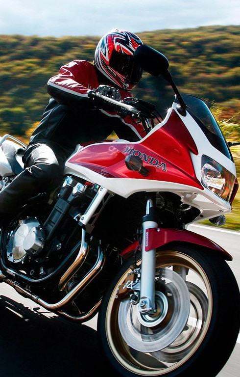 تصویر موتور جادویی Honda CB1300 برای عاشقان سرعت